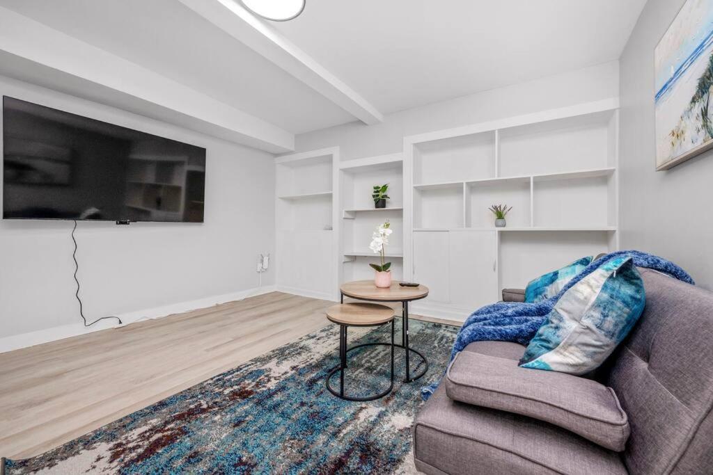 Centerstreet-Cozy 2Bedroomsuite Калґарі Екстер'єр фото